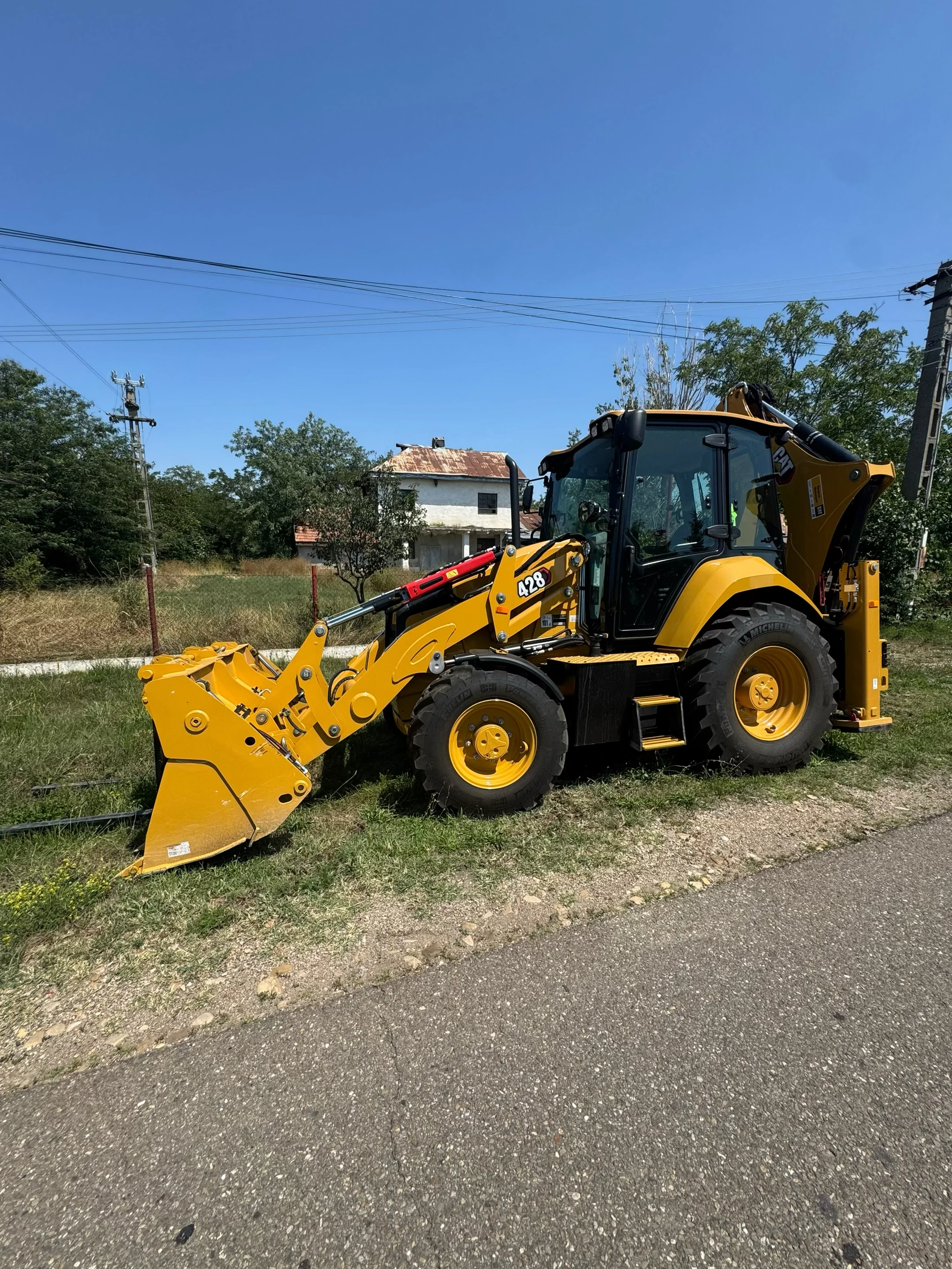 Excavații și săpături mecanizate cu buldoexcavatorul